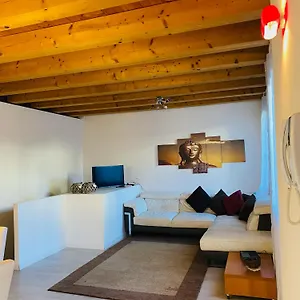 https://house-central-luxury-garden.hotelslidodijesolo.com